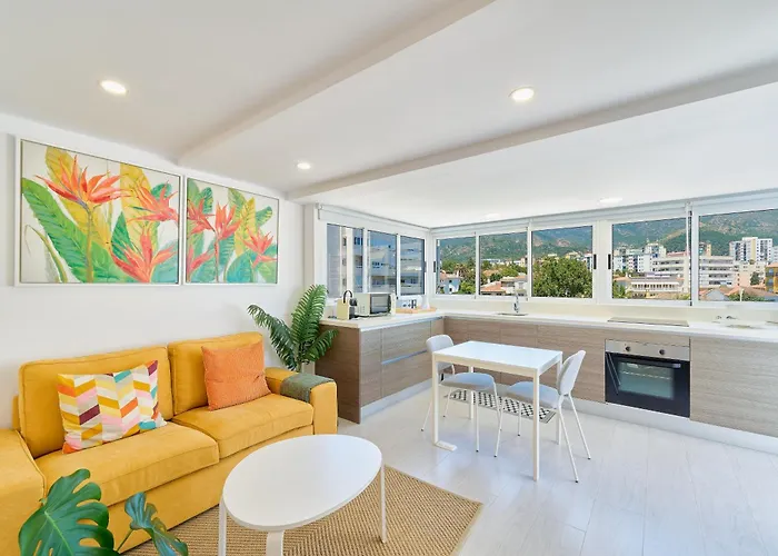 Hola Marbella Cozy Penthouse Old Town & Beach