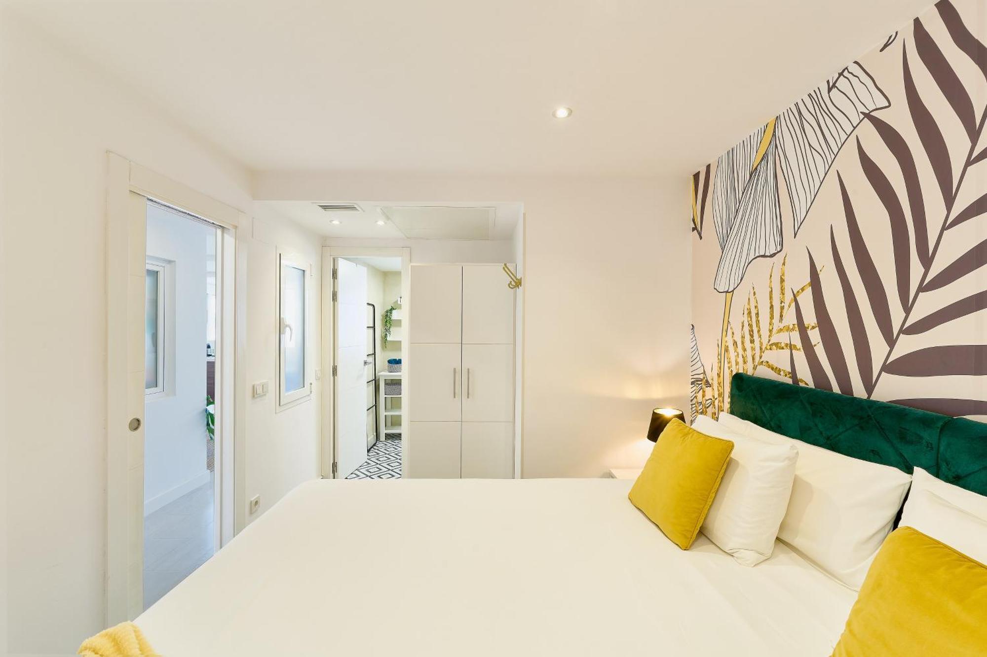 Apartment Hola Cozy Penthouse Old Town & Marbella